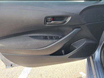 2025 Toyota Corolla LE Sedan - miniatura 9