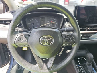 2025 Toyota Corolla LE Sedan - miniatura 10