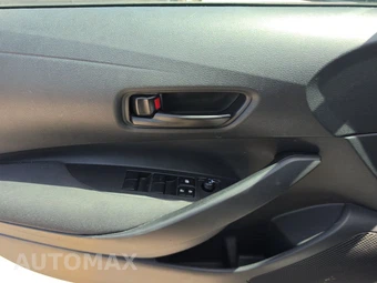 2025 Toyota Corolla LE Sedan - miniatura 9