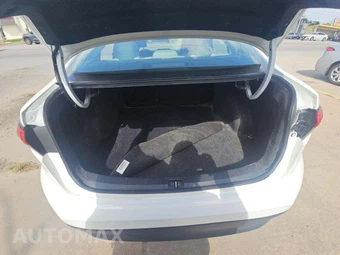 2025 Toyota Corolla LE Sedan – miniatura 14