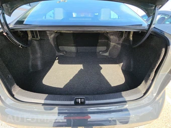 2025 Toyota Corolla LE Sedan - miniatura 16
