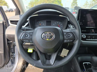 2025 Toyota Corolla LE Sedan - miniatura 10