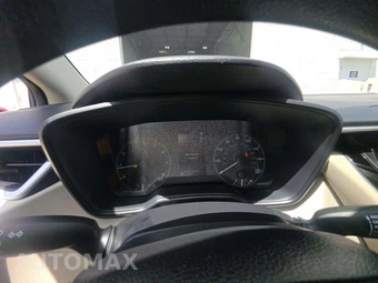 2025 Toyota Corolla LE Sedan - miniatura 9