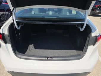 2025 Toyota Corolla LE Sedan - miniatura 15