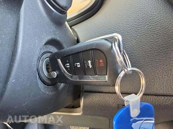 2025 Toyota Corolla LE Sedan - miniatura 5