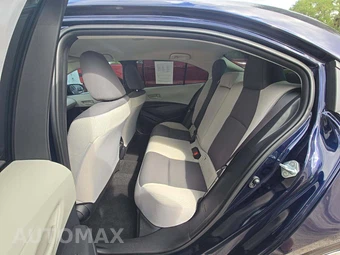 2025 Toyota Corolla LE Sedan - miniatura 13