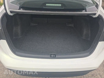 2025 Toyota Corolla LE Sedan - miniatura 17