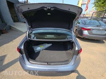 2025 Toyota Corolla LE Sedan - miniatura 14