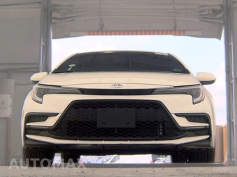 2025 Toyota Corolla SE Sedan - miniatura 3
