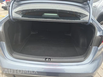 2025 Toyota Corolla SE Sedan - miniatura 16
