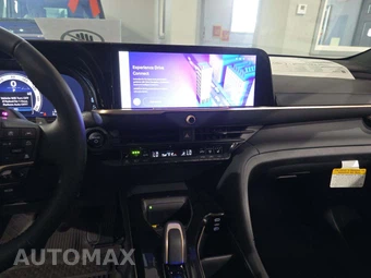 2025 Toyota Crown Signia Limited - miniatura 10