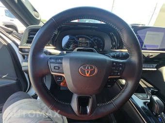 2025 Toyota Crown Signia Limited - miniatura 10