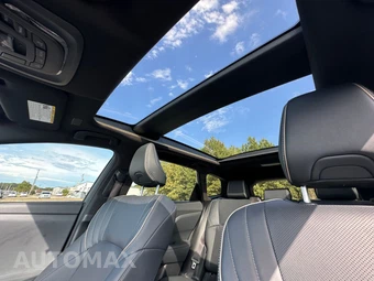 2025 Toyota Crown Signia Limited - miniatura 10
