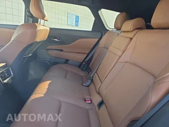 2025 Toyota Crown Signia XLE - miniatura 16