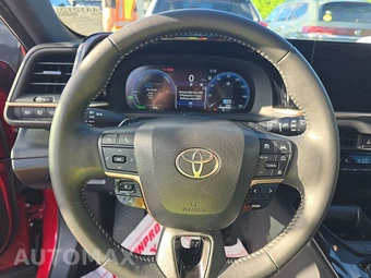2025 Toyota Crown Signia XLE - miniatura 10