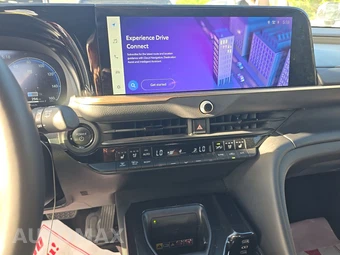 2025 Toyota Crown Signia XLE - miniatura 11