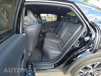 2025 Toyota Crown XLE – miniatura 13