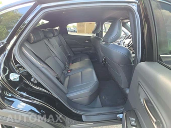 2025 Toyota Crown XLE – miniatura 16