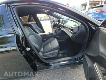 2025 Toyota Crown XLE – miniatura 18