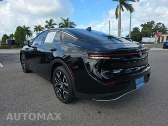 2025 Toyota Crown XLE – miniatura 2