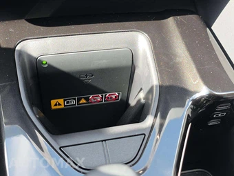 2025 Toyota Crown XLE – miniatura 27