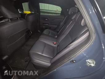 2025 Toyota Crown XLE – miniatura 13