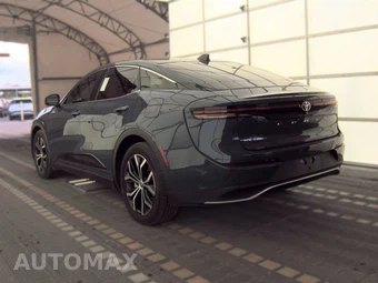 2025 Toyota Crown XLE – miniatura 6