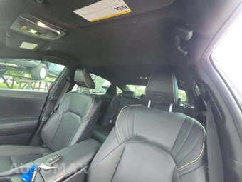 2025 Toyota Crown XLE – miniatura 11