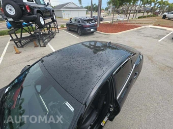 2025 Toyota Crown XLE – miniatura 12