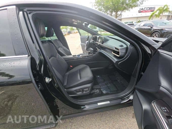 2025 Toyota Crown XLE – miniatura 18