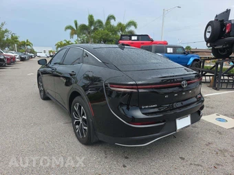 2025 Toyota Crown XLE – miniatura 2