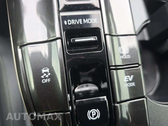 2025 Toyota Crown XLE – miniatura 28
