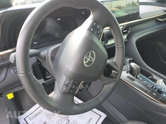 2025 Toyota Crown XLE - miniatura 10