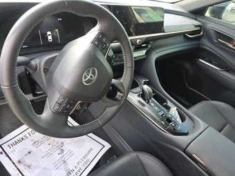2025 Toyota Crown XLE - miniatura 11