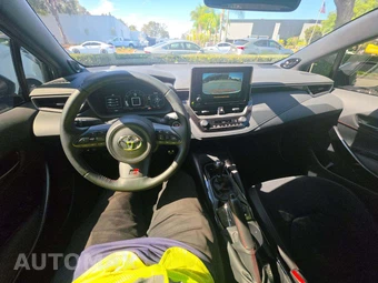 2025 Toyota GR Corolla Premium Plus - miniatura 10