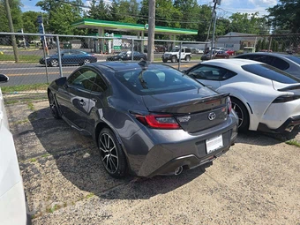 2025 Toyota GR86 – miniatura 2