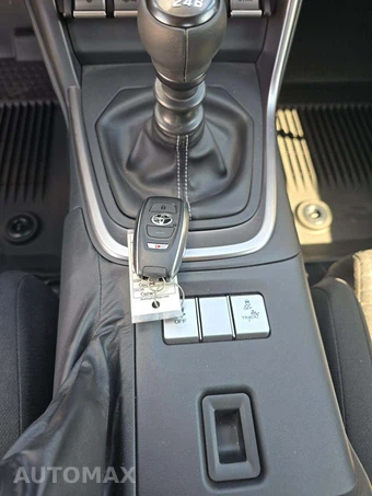 2025 Toyota GR86 – miniatura 8