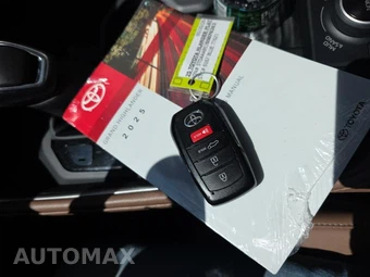2025 Toyota Grand Highlander Platinum - miniatura 22