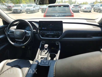 2025 Toyota Grand Highlander XLE - miniatura 17