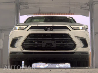 2025 Toyota Grand Highlander XLE - miniatura 3