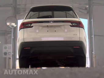 2025 Toyota Grand Highlander XLE - miniatura 7