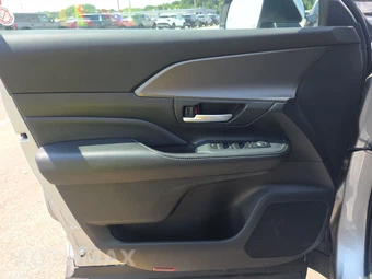2025 Toyota Grand Highlander XLE - miniatura 9