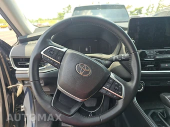 2025 Toyota Grand Highlander XLE - miniatura 10