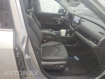 2025 Toyota Grand Highlander XLE - miniatura 8