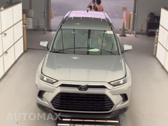 2025 Toyota Grand Highlander XLE - miniatura 2