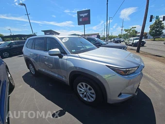 2025 Toyota Grand Highlander XLE - miniatura 4