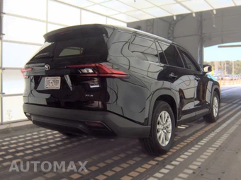 2025 Toyota Grand Highlander XLE - miniatura 4