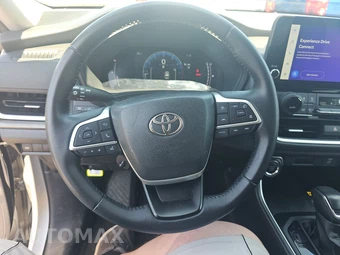 2025 Toyota Grand Highlander XLE - miniatura 10
