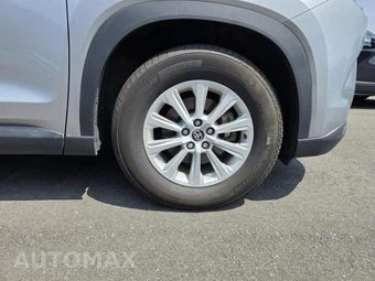 2025 Toyota Grand Highlander XLE - miniatura 4