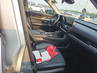 2025 Toyota Grand Highlander XLE - miniatura 8